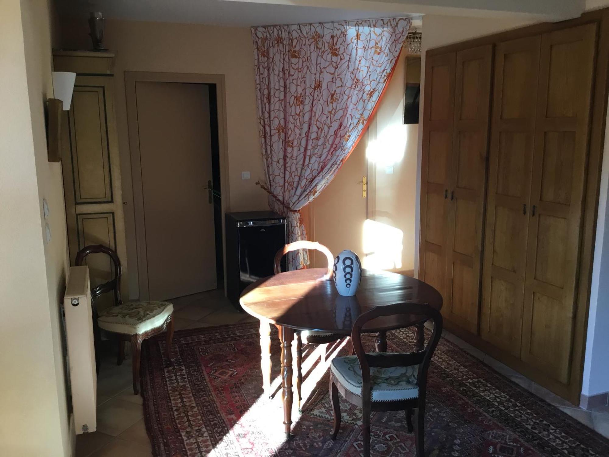 Le Clos De Rose Ussac Екстер'єр фото